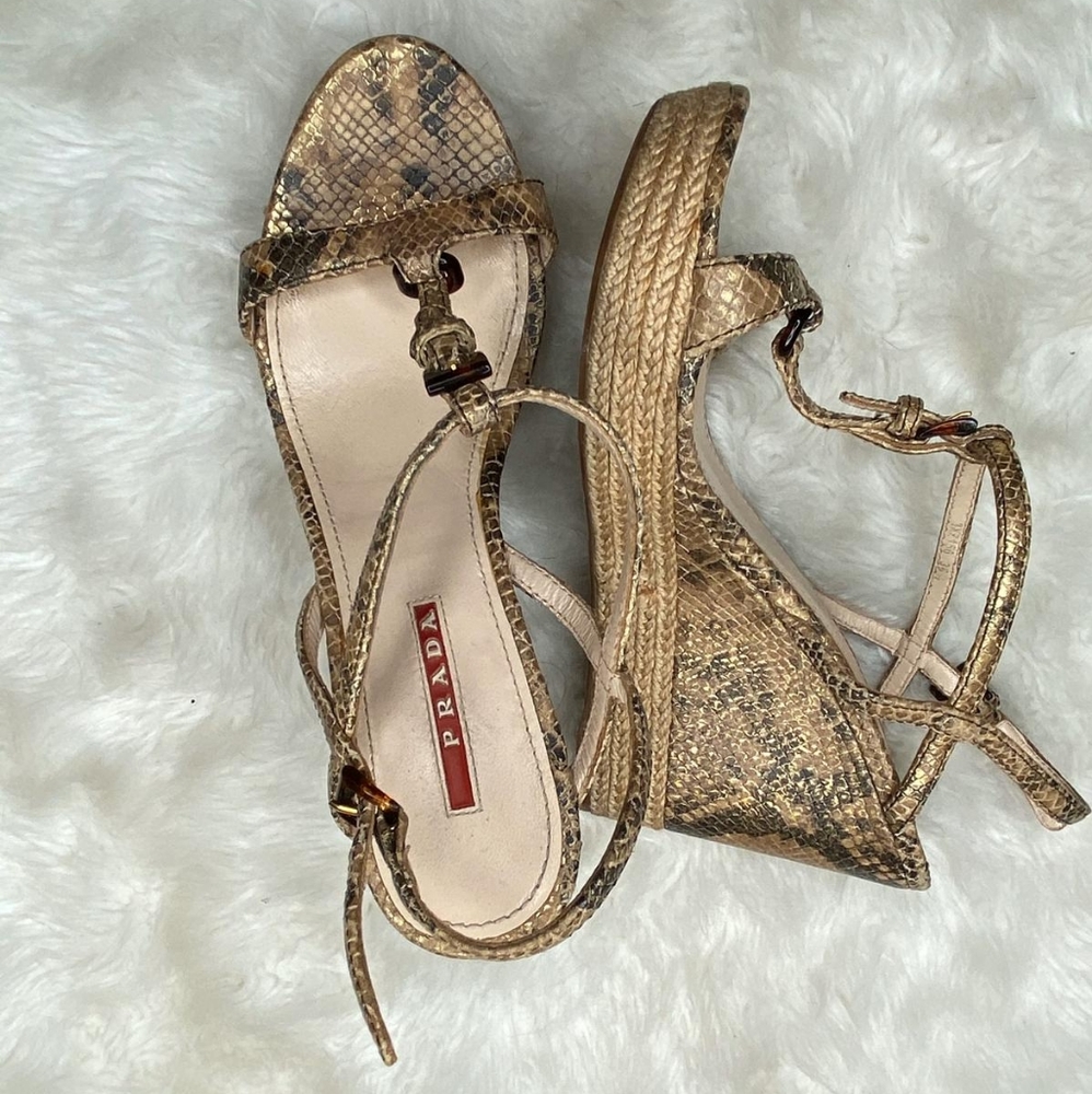 Prada woman's shoes size 37